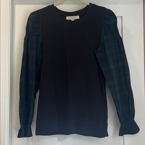 LOFT mixed media Black Top with Blackwatch Plaid Sleeves